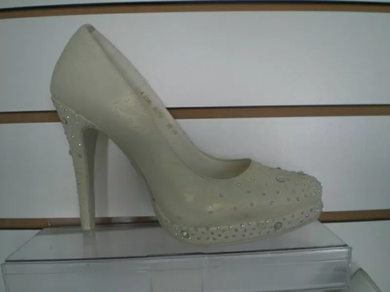 Распродажа свадебной обуви