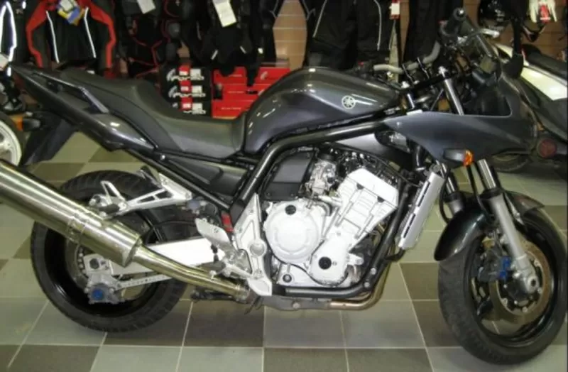 Продам мотоцикл Yamaha FZS-1000.